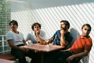 Capitão Fausto en España